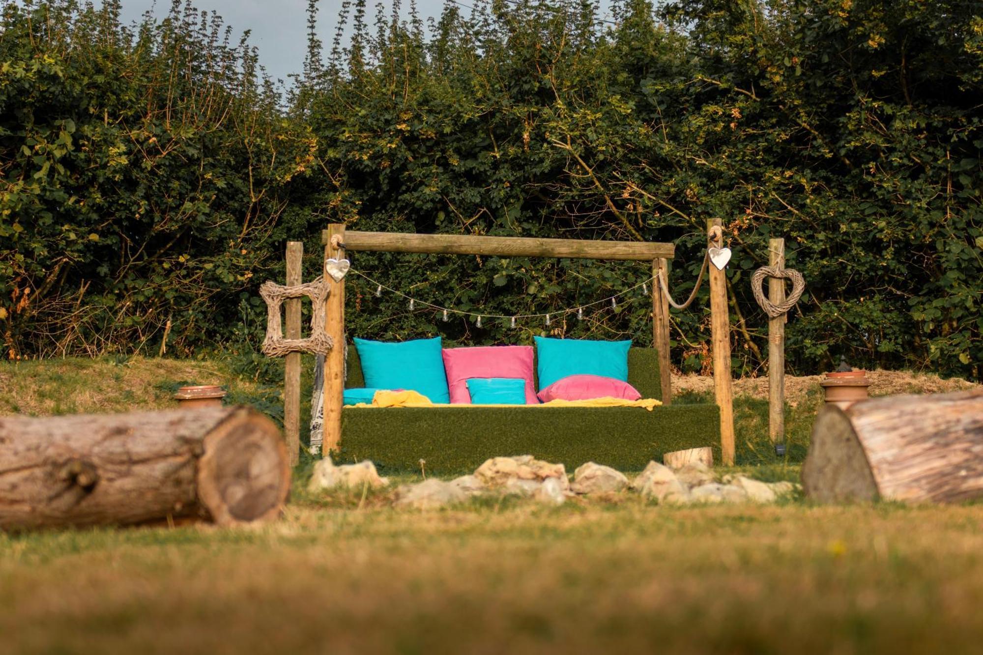 The Follies Glamping Maidstone Exterior foto